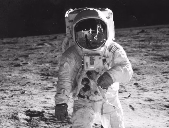 30th-anniversary-of-apollo-11-landing-on-the-moon-astronaut-news-photo-51098545-1547940648 Space Missions while the World Struggles?